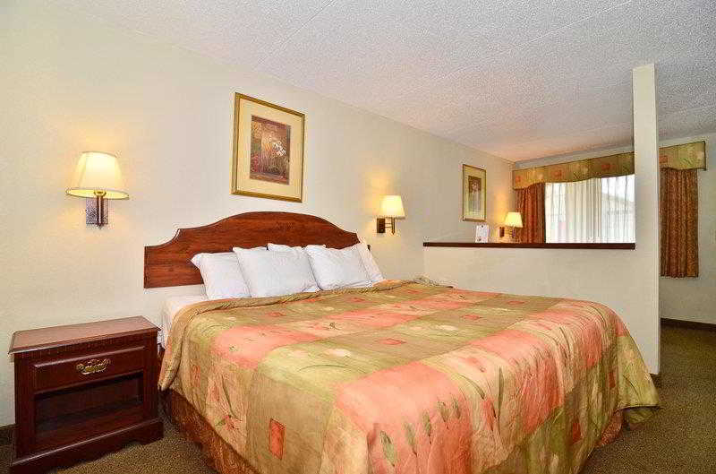 Econo Lodge Inn & Suites Fort Oglethorpe Exterior photo