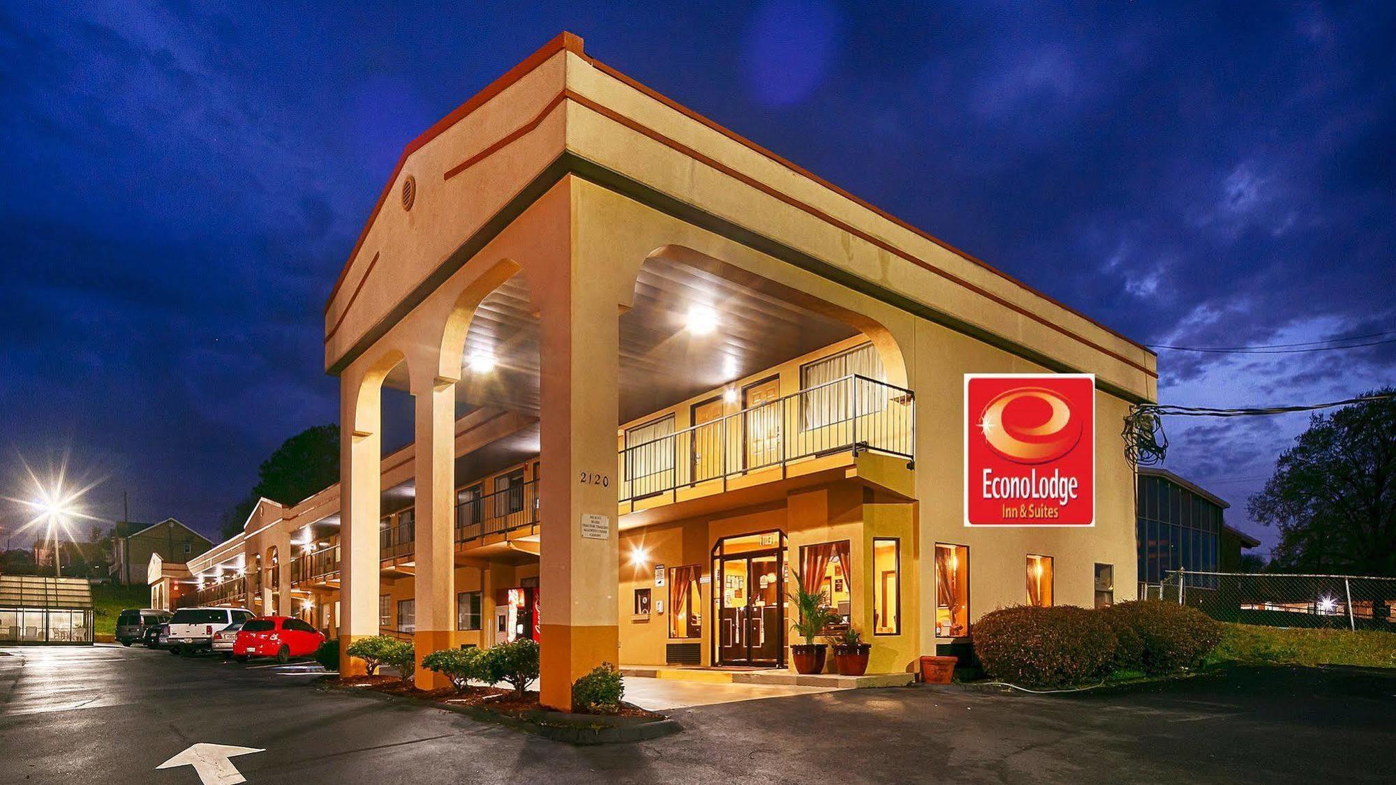 Econo Lodge Inn & Suites Fort Oglethorpe Exterior photo