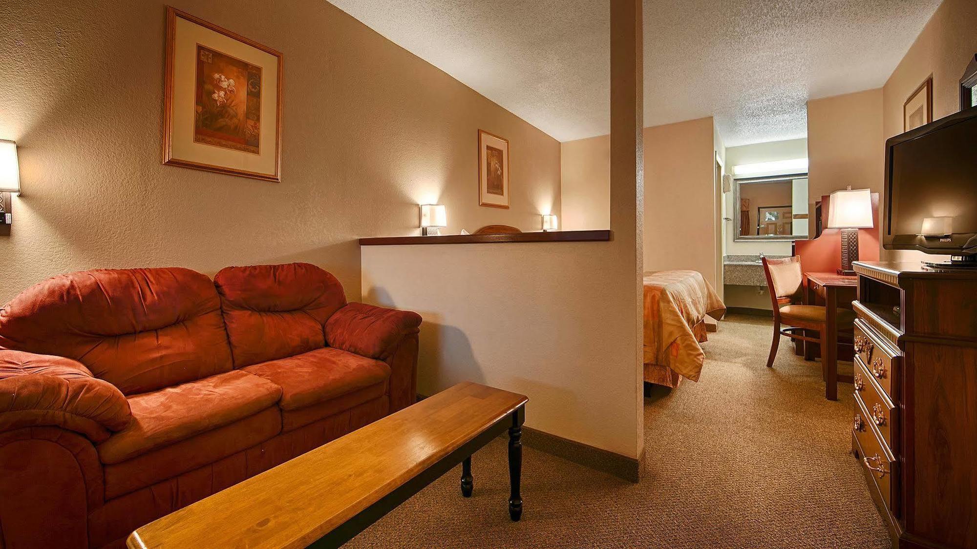 Econo Lodge Inn & Suites Fort Oglethorpe Room photo